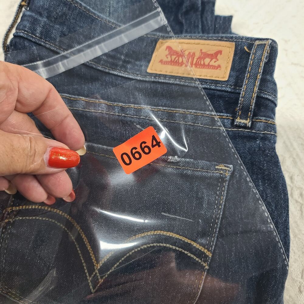 Levi's 524 women's blue denim washed skinny jeans Size 7 casual - Picture 10 of 10